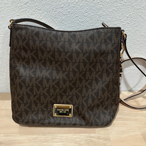 Michael Kors crossbody bag. NWOT - Picture 1 of 5